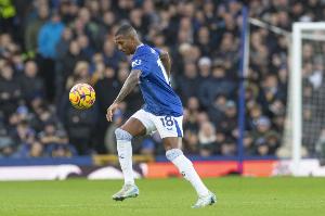 曼晚：阿什利-扬和鲁尼一起解说了阿斯顿维拉和巴黎的欧冠比赛